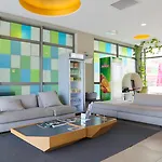 Q7 7 Апарт-отель 4*