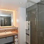 Апарт-отель Q7 7 4*