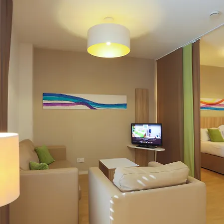 Q7 7 Appart hôtel 4*