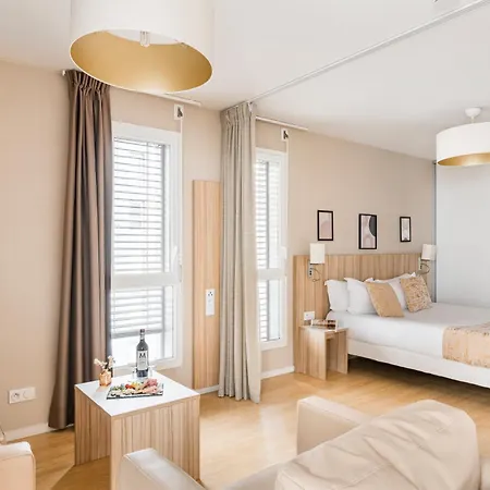 Q7 7 Appart hôtel 4*