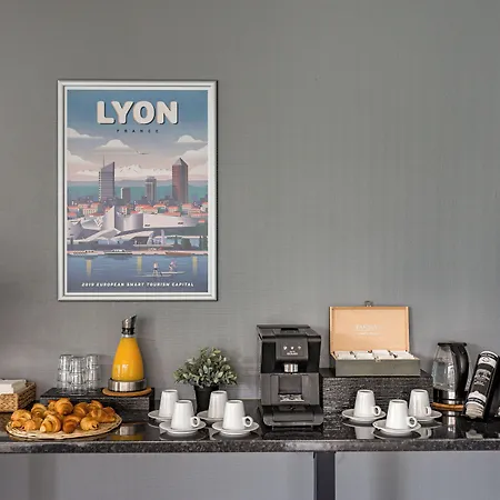 Q7 7 4* Lyon