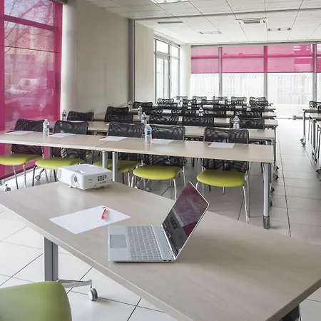 Q7 7 מלון דירות ליון