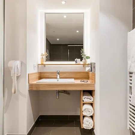 Aparthotel Q7 7